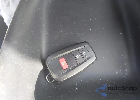 2018 Toyota Prius Two z USA, uszkodzony, nr VIN JTDKBRFU9J3077368